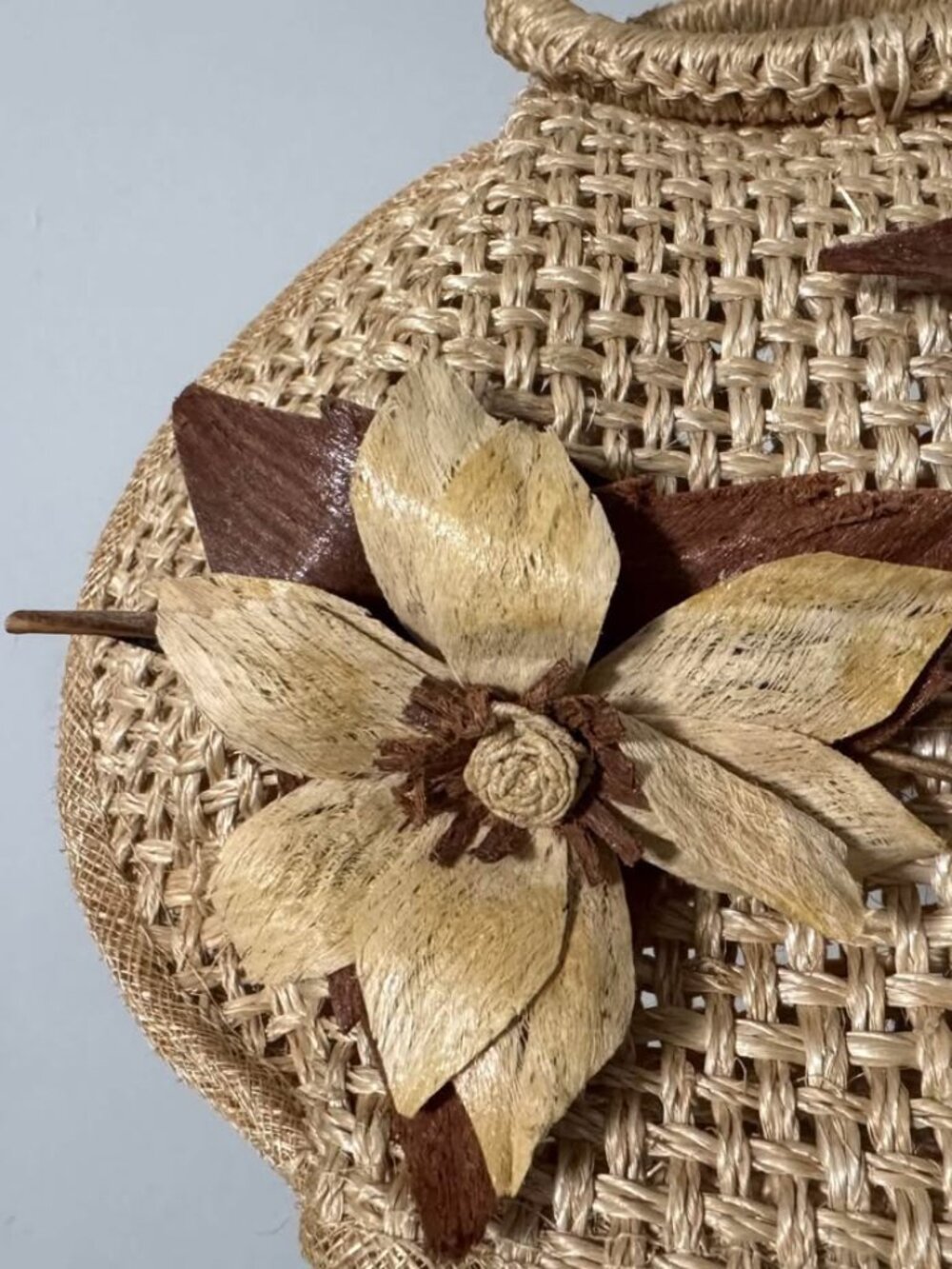 Vintage Hand Woven Flower Handbag Purse - Picture 4 of 10